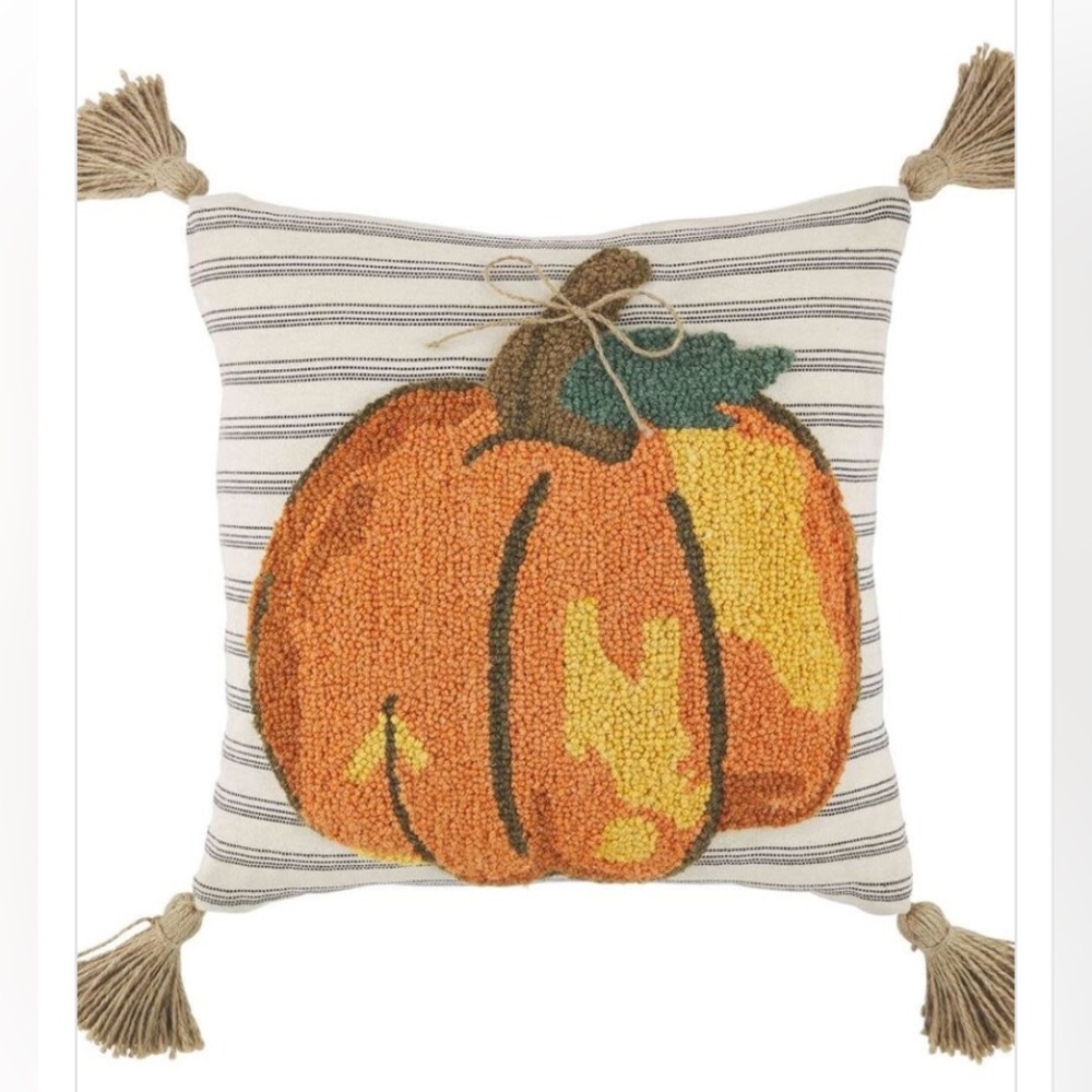 NWT Mud Pie Festive Fall Collection Hook Wool Pumpkin Tasseled Square Pillow